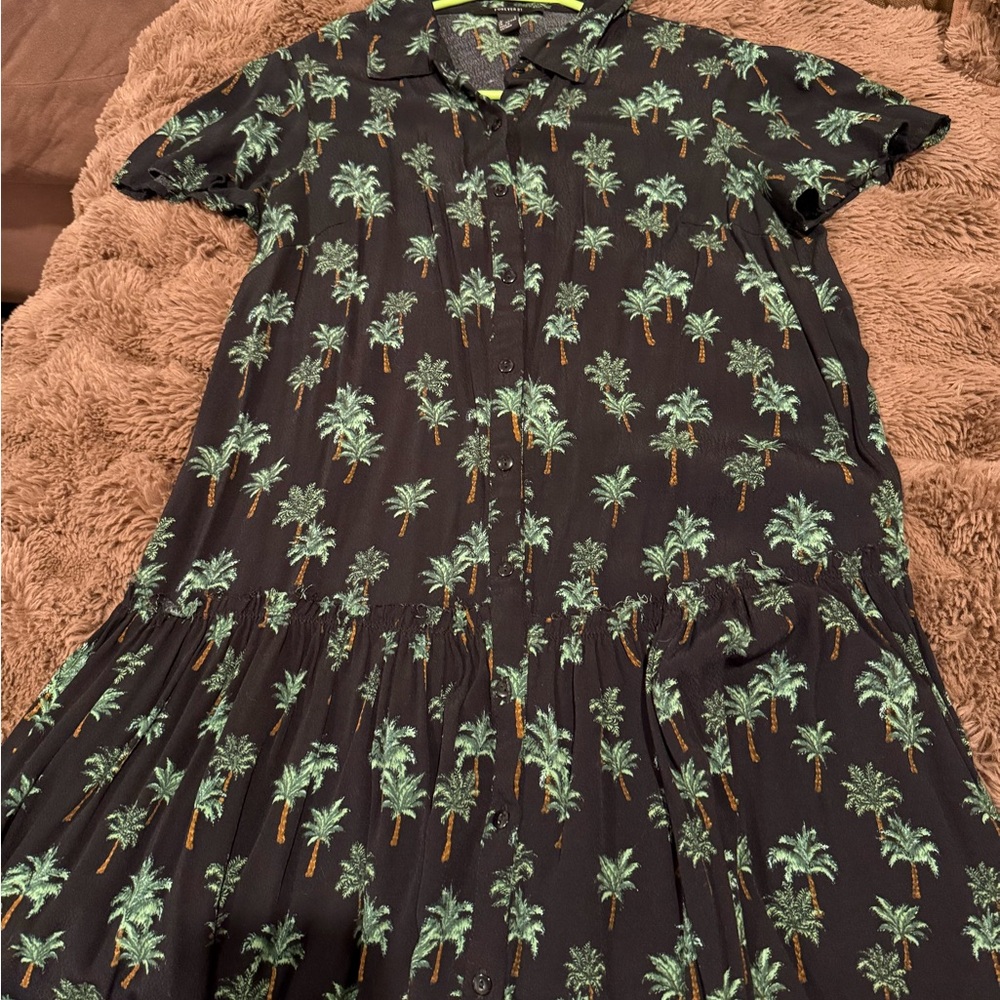 Forever 21 Black and Green Palm Print Midi Dress